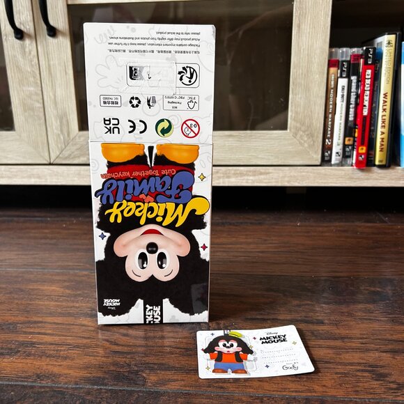GOOFY- Mickey Family Cute Together Keychain Series- POP MART, 100% AUTHENTIC - Picture 2 of 5